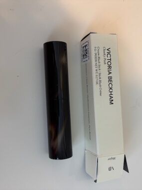 Victoria Beckham Cheeky Posh blush